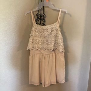 Monteau ruffle beige romper